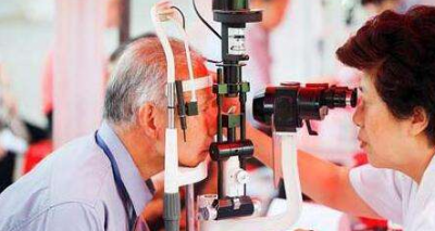 验光师培训讨论：近视患者就一定不会得“老花眼”？