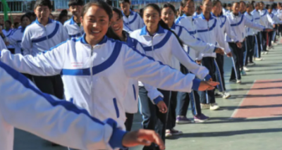 健康中国行动出台，高度重视孩子眼健康，严禁手机等产品进入中小学课堂