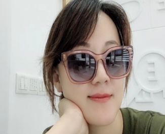 刘小姐——冕镜视光生活馆老板娘