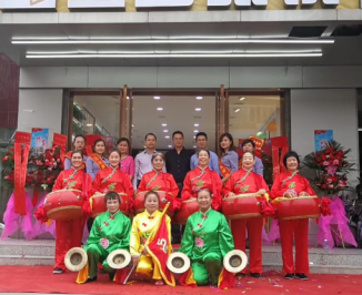 陈仲*、陈巧*——互目眼镜店店长兼职业验光师