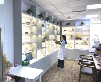 陈*——有前瞻的专业验光师