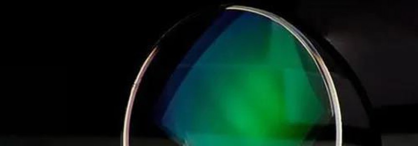 验光师培训_验光师：眼镜片绿膜和蓝膜有什么区别？