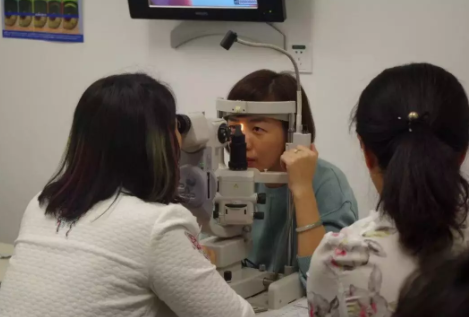 眼视光学大咖深度解析眼健康白皮书：重视配戴者教育，提升配戴者依从性