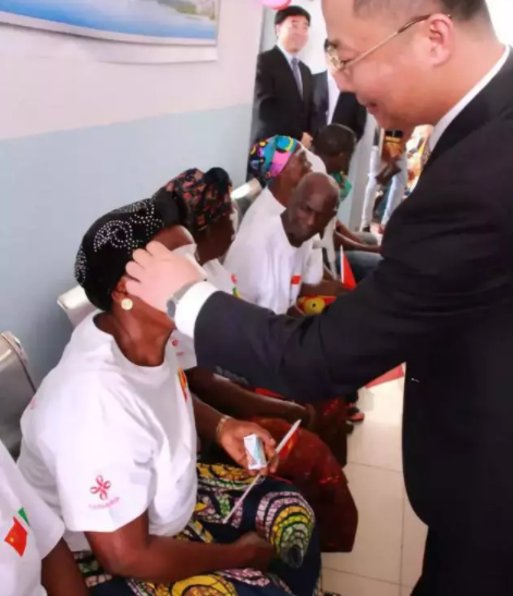 中国—刚果（布）眼科中心在刚果中刚友好医院成功落成