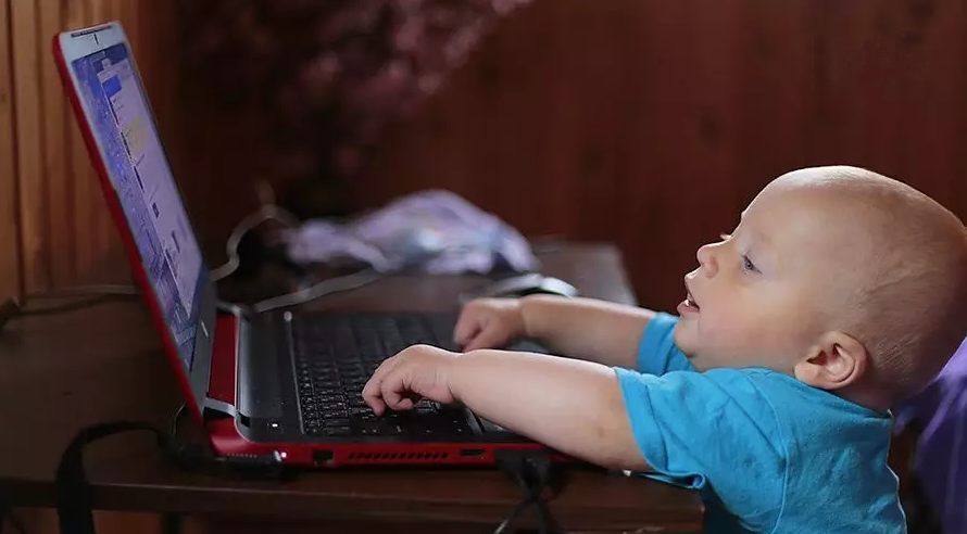 美国儿科协会：儿童在使用电子设备时如何保证视觉健康