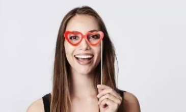 开眼镜店培训：眼镜店销售人员应该如何介绍镜片？