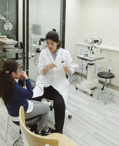 天津市眼科医院视光中心视觉训练改善间歇性外斜视案例