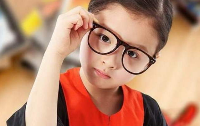 验光师培训孩子视力下降的五个信号提示