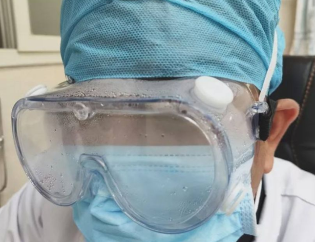 验光师培训新冠病毒护目镜的起雾原因以及防雾方法
